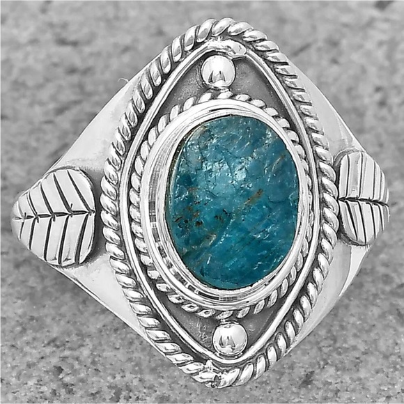 Neon blue apatite ring sizes 7 - 8.5 - Picture 1 of 8